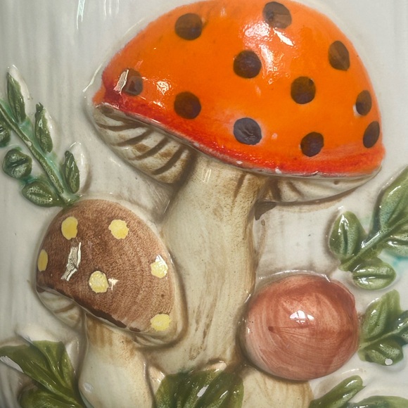 Vtg Merry Mushroom Ceramic Canister 9” with Lid 1970’s - Picture 2 of 12